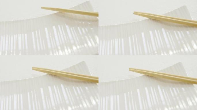 空盘子筷子