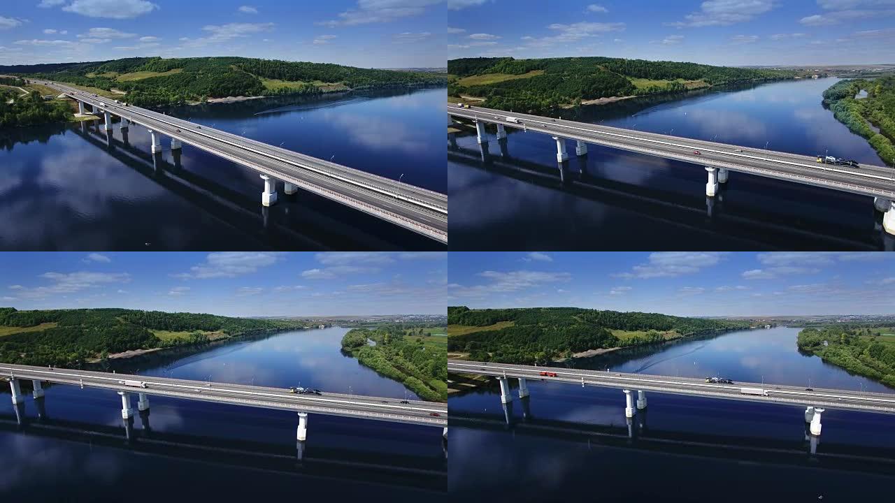 空中飞越交通桥公路道路道路和蓝河树木森林，欧洲，俄罗斯，鞑靼斯坦_3840X2160_高清视频素材下载(编号:23675259)_全部_光厂
