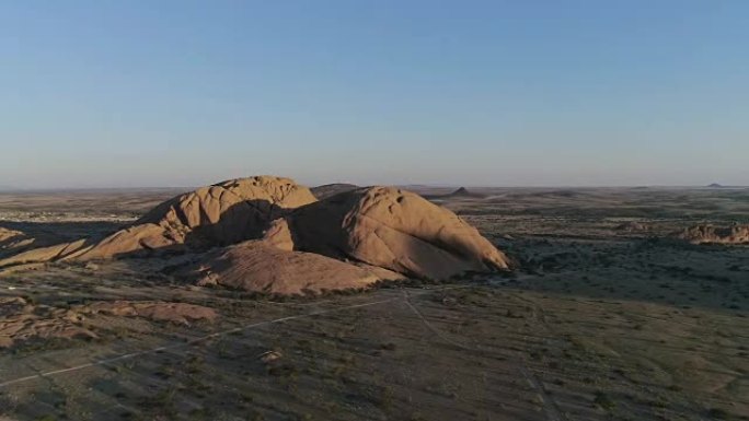 纳米比亚的孤独山。鸟瞰图