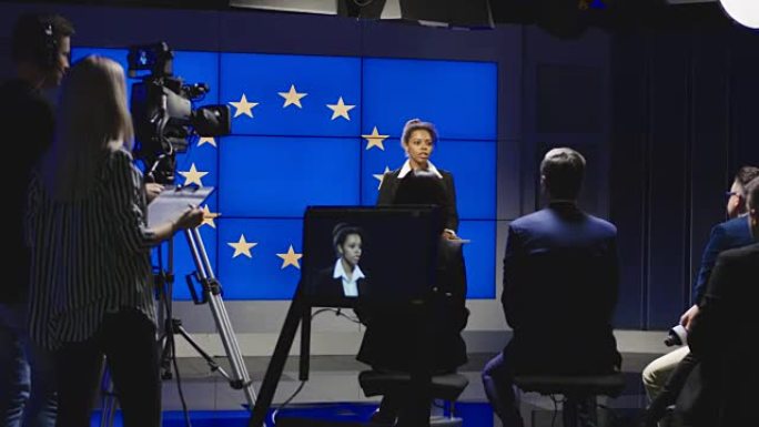 欧盟女政治家举行新闻发布会