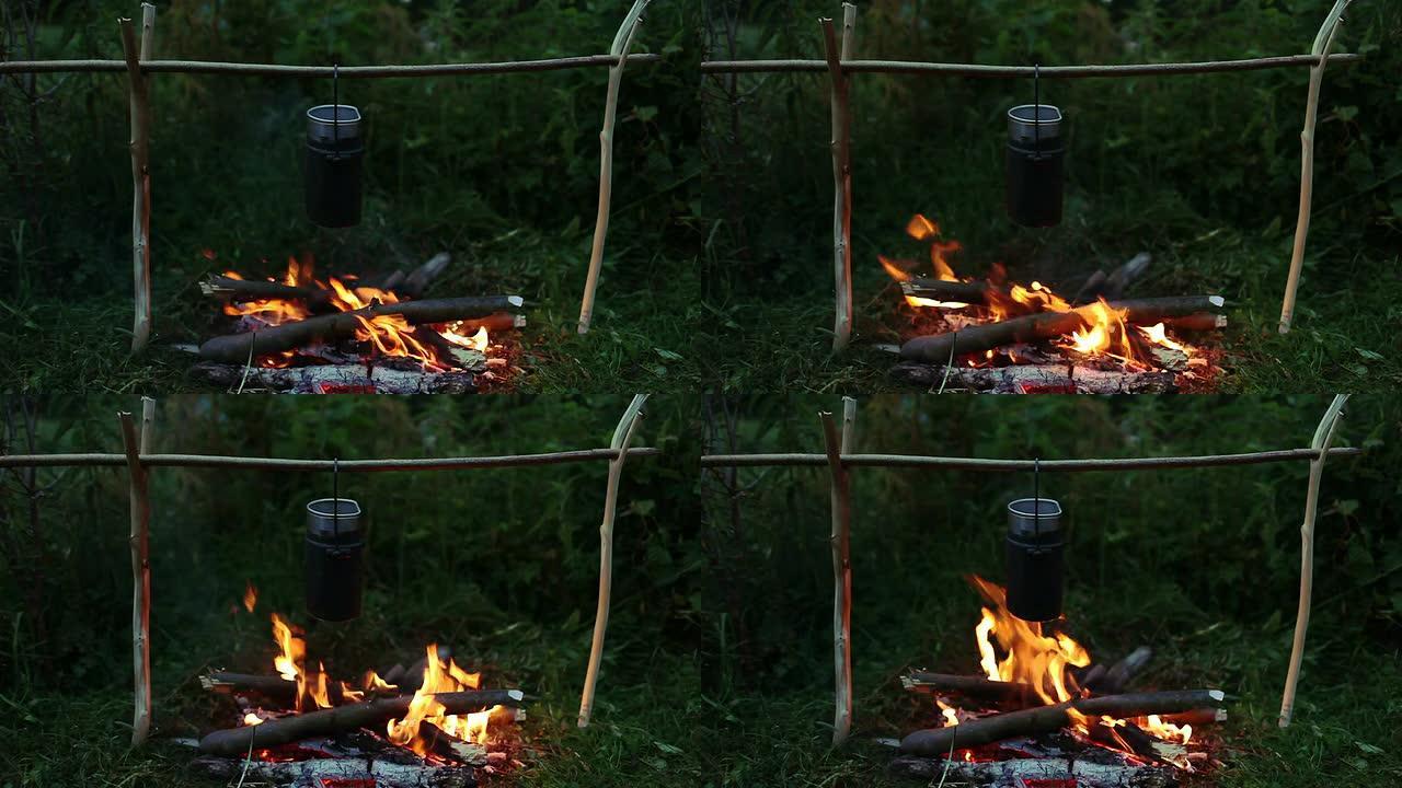 篝火上的一锅粥篝火上的一锅粥野餐