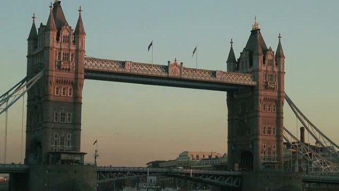 (HD1080i)伦敦:日落时分的塔桥，拉近距离