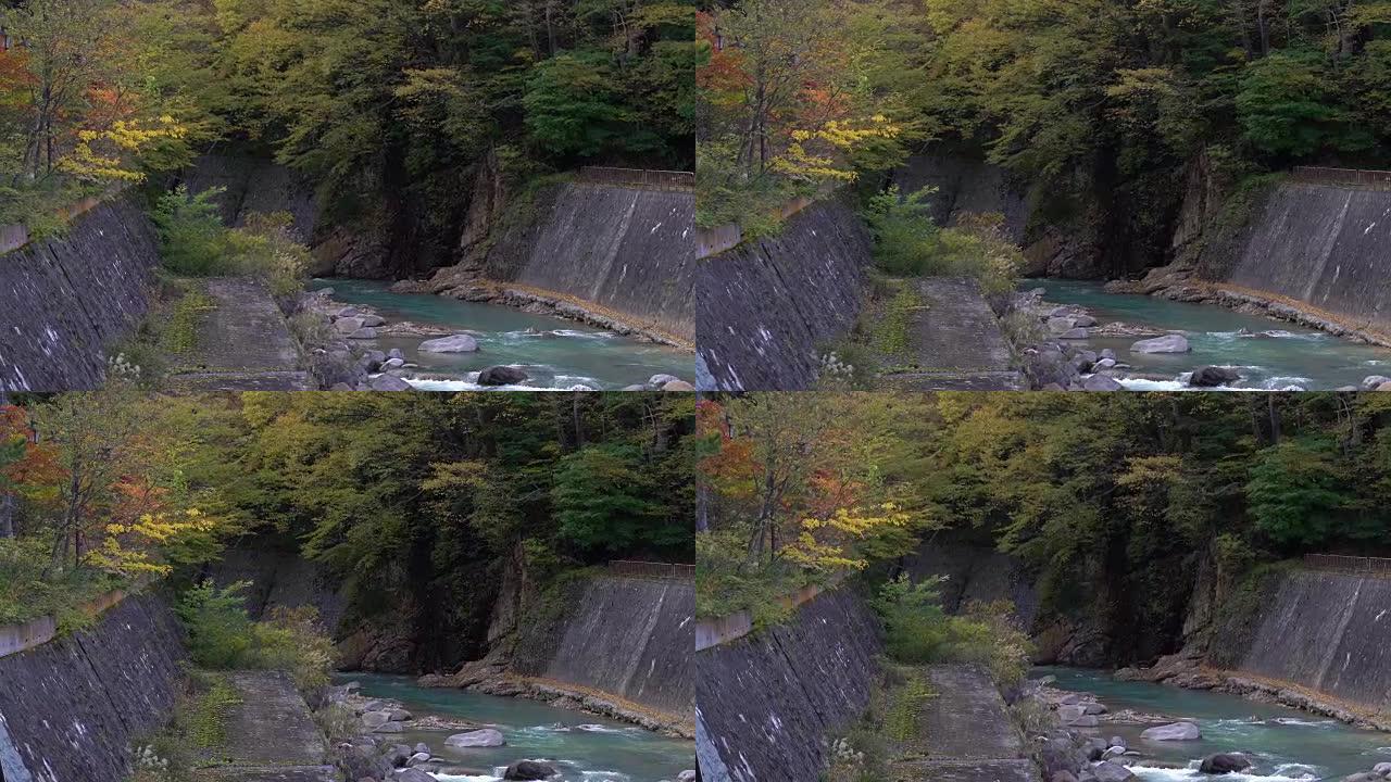 来自日本福岛土龙温泉Takinotsuri瀑布的溪流