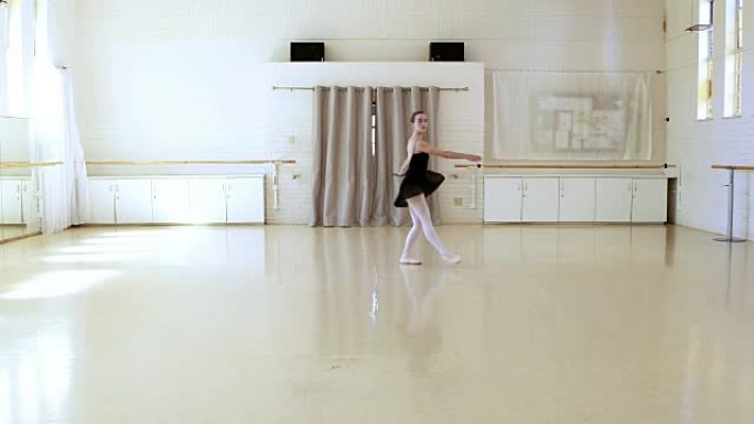 芭蕾舞女演员在跳舞