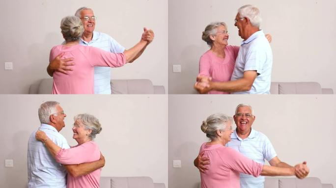老年夫妇一起跳舞