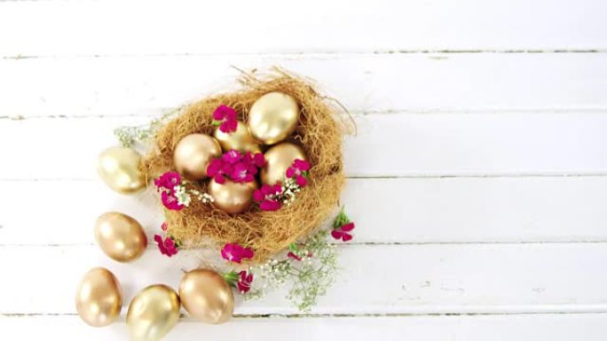 巢中的金色复活节彩蛋