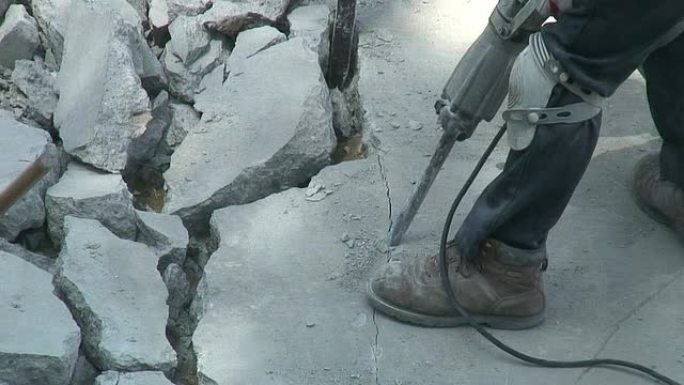 （HD1080i）施工：气动钻机/顶锤破坏混凝土