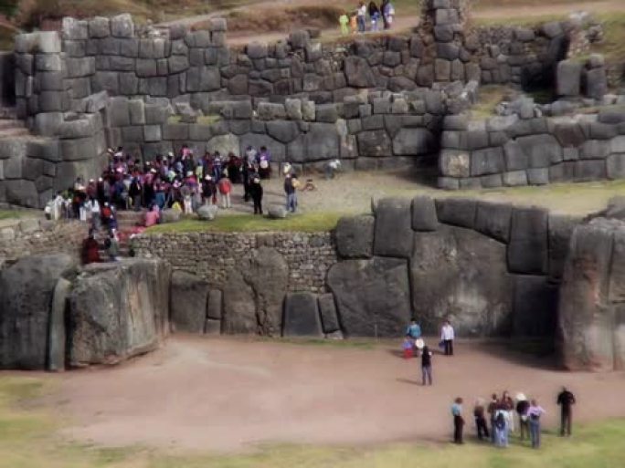 秘鲁库斯科Sacsayhuaman遗址的人群