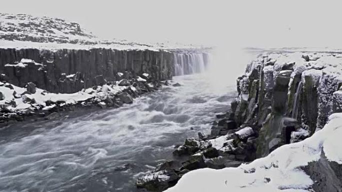 冬季下雪的延时冰岛Selfoss瀑布
