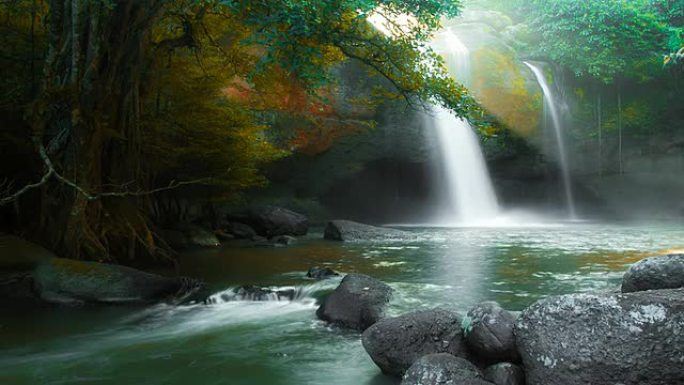 泰国森林中的瀑布泰国森林中的瀑布