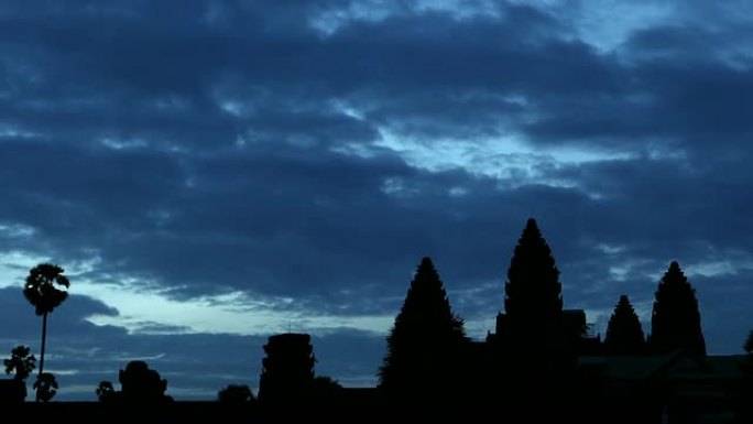 柬埔寨暹粒的吴哥窟黎明