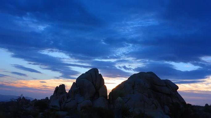 骷髅岩约书亚树国家公园的清晨时光流逝