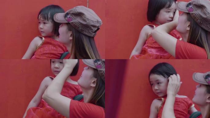 (红墙)女婴庆祝中国新年