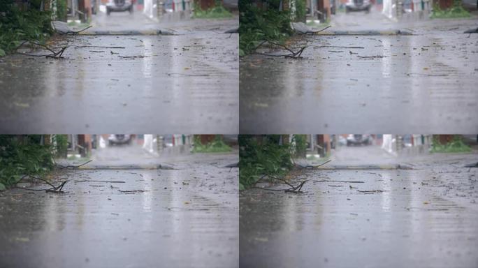 在大雨中建立小巷的镜头。