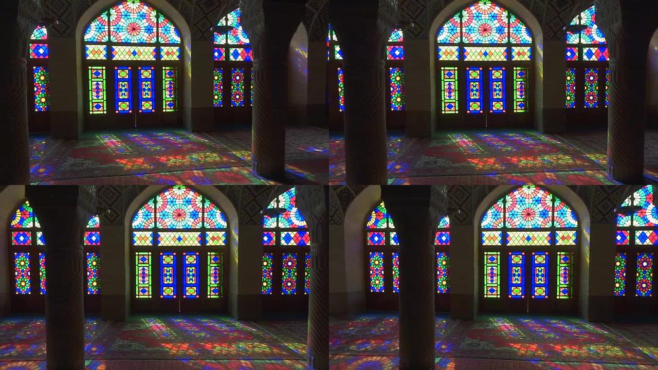 伊朗设拉子的纳西尔·穆尔克清真寺。粉红清真寺
