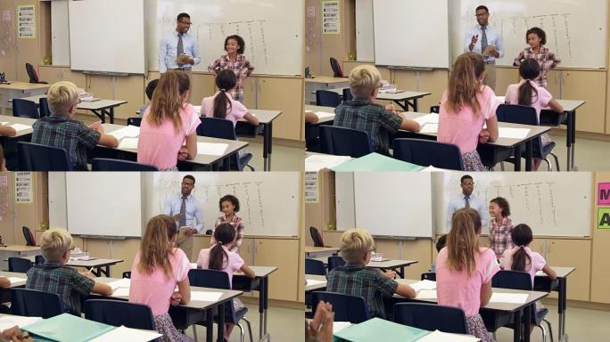 孩子们在班级前为女学生鼓掌，在R3D上拍摄