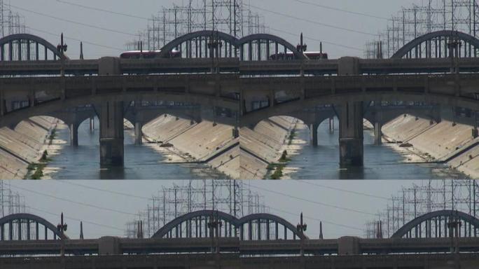 洛杉矶：市中心混凝土河桥：分层