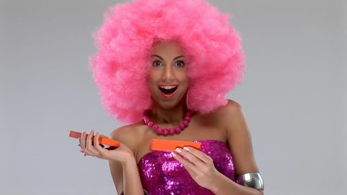 HDV 1080i60：粉红色头发的女孩