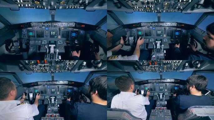 飞行模拟器机舱内有一名飞行员和一名平民
