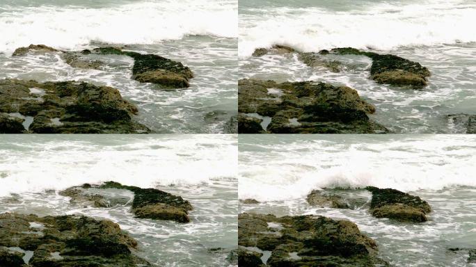 海浪冲过岩石