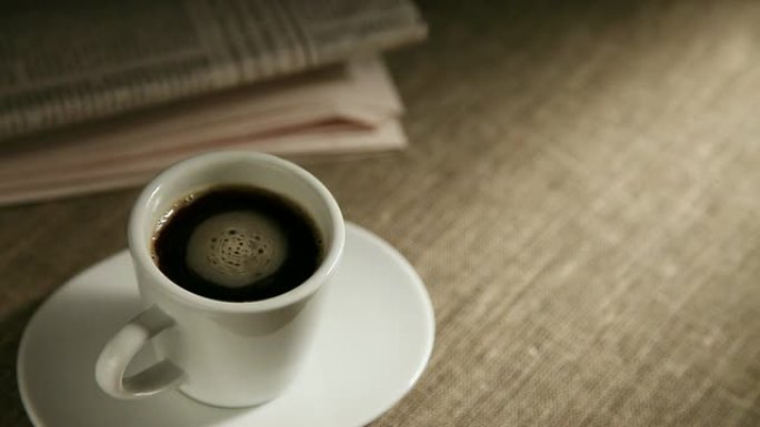 咖啡和报纸
