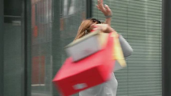 高清: 快乐购物者