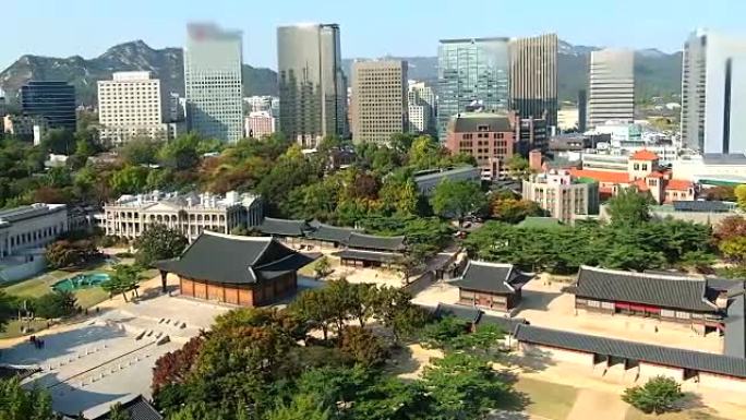 韩国首尔秋季德寿宫的景色