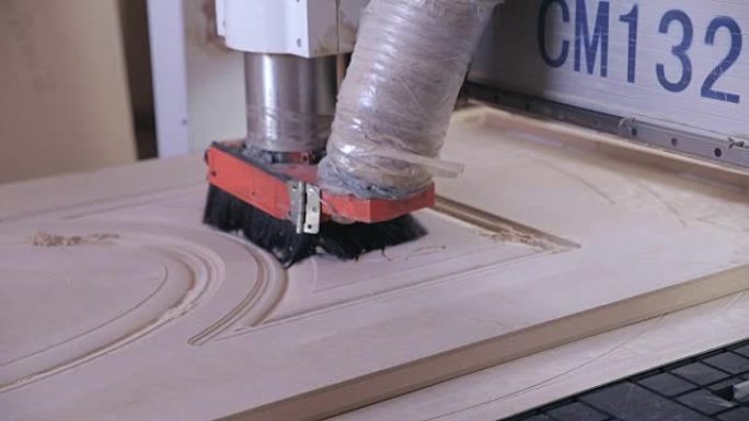 木工数控机床。木门生产自动化生产线