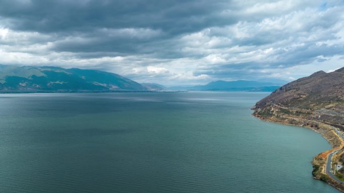 航拍大理洱海 环海东路延时