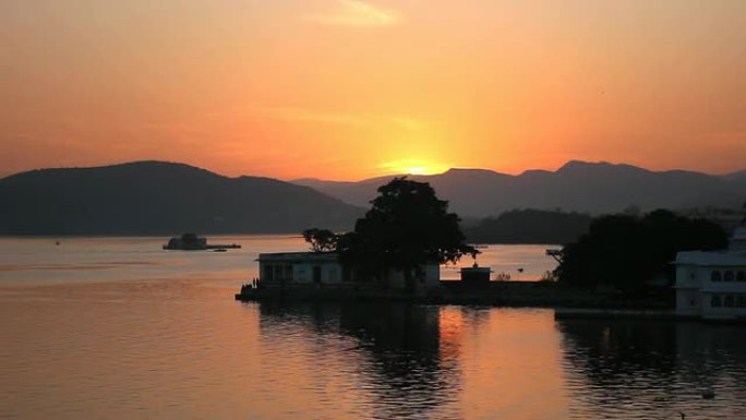 印度乌代浦，皮乔拉湖日落