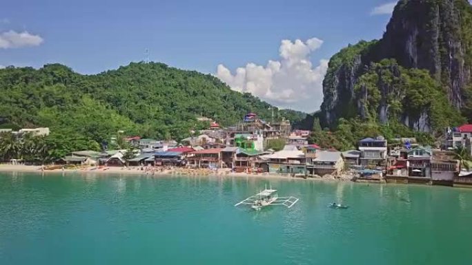 菲律宾巴拉望海滩上的爱妮岛镇鸟瞰图