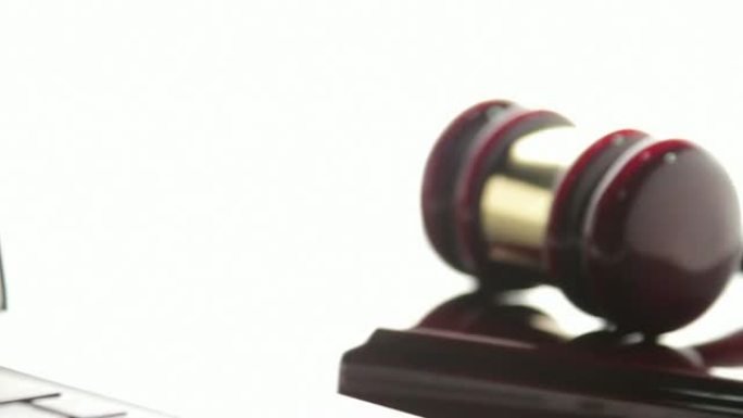 槌子和计算机网络法院在线诉讼平台打击电信