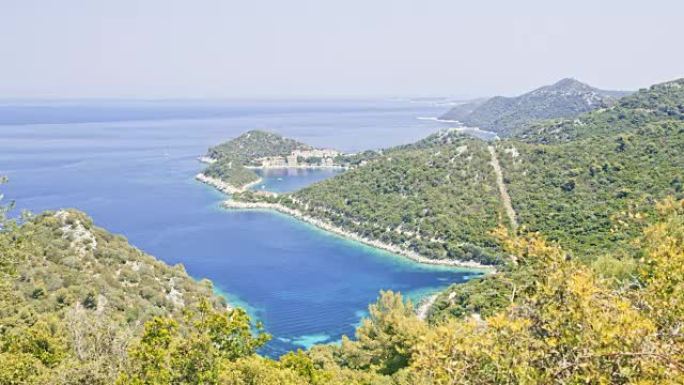 克罗地亚拉斯托沃阳光明媚的岛屿和海洋的风景