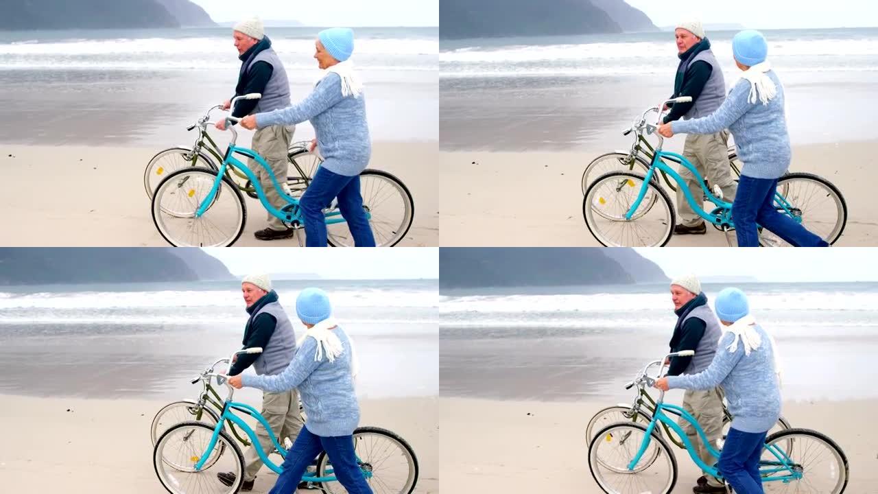 快乐的老年夫妇骑着自行车散步