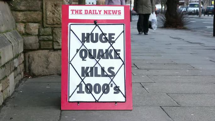 报纸标题板-大地震导致数千人死亡