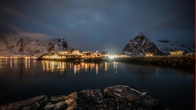 挪威罗弗滕群岛的Reine渔村的时间圈数拍摄-跟踪拍摄