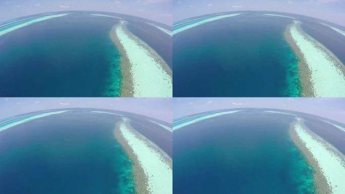 天线: 马尔代夫异国白色沙滩上的豪华岛屿度假胜地。