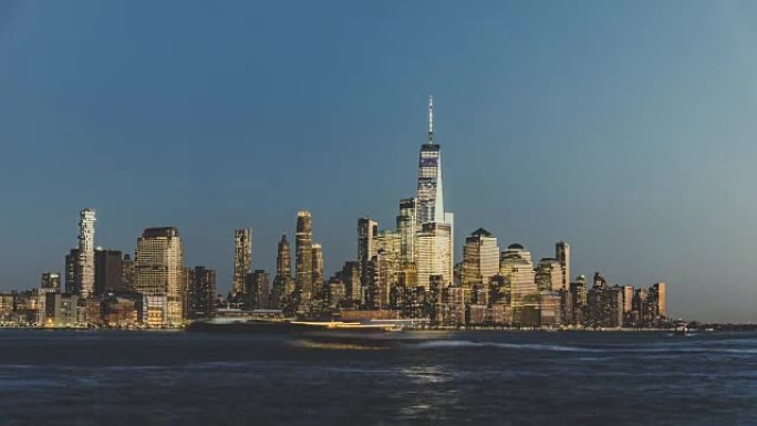 曼哈顿从黄昏到夜晚的T/L WS蓝色小时/纽约