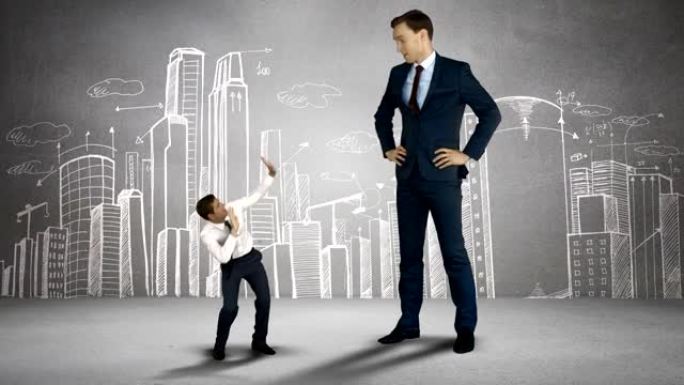 巨人老板对害怕的商人大喊大叫