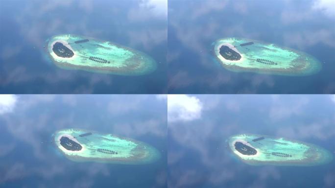 空中: 飞越马尔代夫美丽的异国岛屿