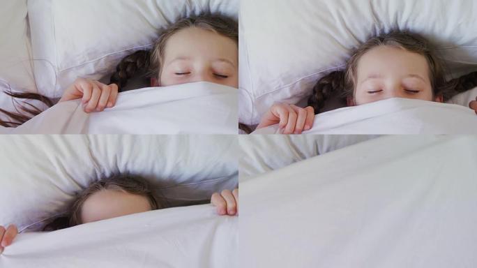 女孩睡得很平静，脸上盖着毯子4k
