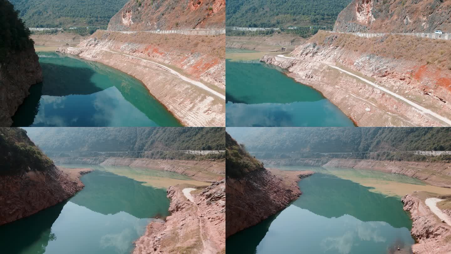 云南怒江冬季平静湛蓝怒江江水两岸倒影