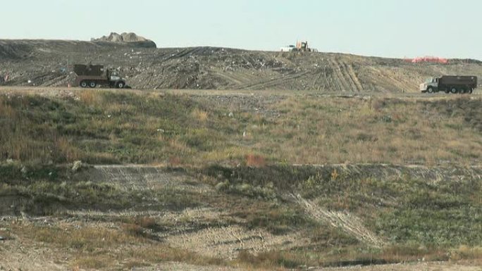 垃圾填埋场倾倒的垃圾