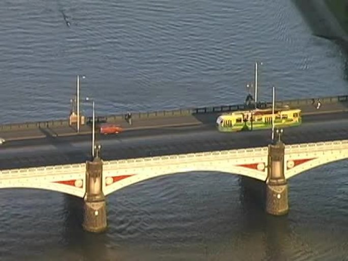澳大利亚：雅拉河大桥上的墨尔本有轨电车