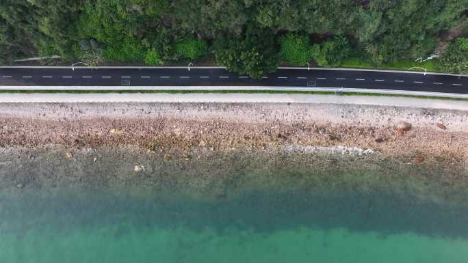 俯瞰海边道路