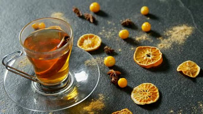 凉茶配干橙，醋栗和八角茴香4k