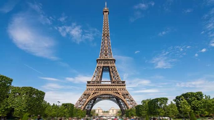 巴黎的埃菲尔铁塔时间流逝