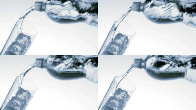 水倒入玻璃与冰低角度视图