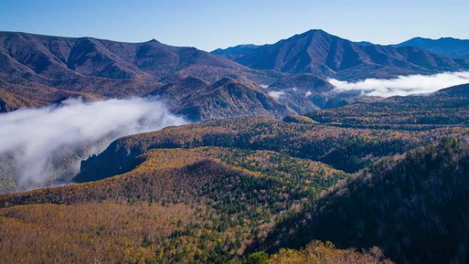 云之河高山峰水墨山脉