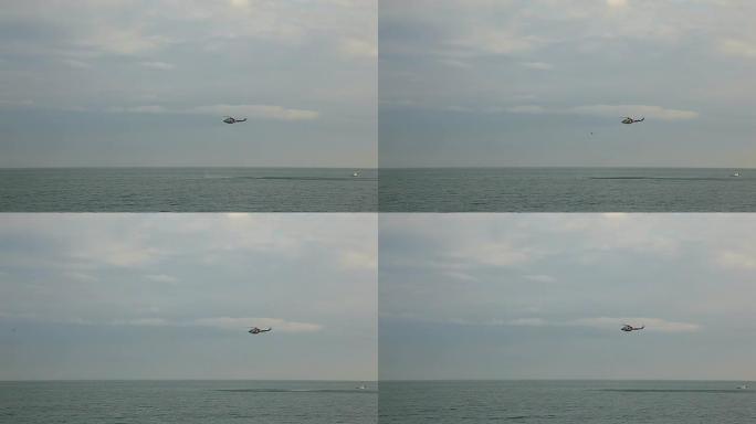 救援直升机在海上盘旋